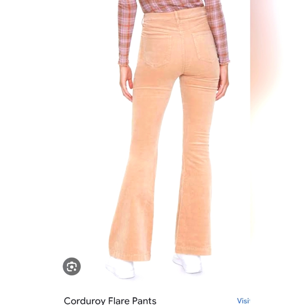 Forever 21 juniors fit and flare corduroy pink pant.